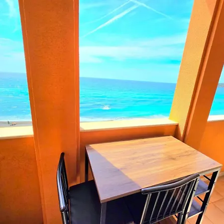 Maison Mirella - Fronte Spiaggia, Vista Mare E Aria Condizionata Appartement Menton