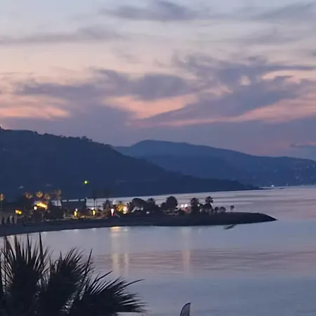 Maison Mirella - Fronte Spiaggia, Vista Mare E Aria Condizionata Appartement *